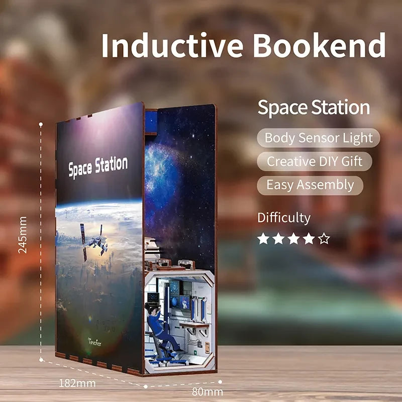 DIY Book Nook Boekensteun Space Station Boekensteun, Tone-Cheer, TQ124, 18x8x24,5cm