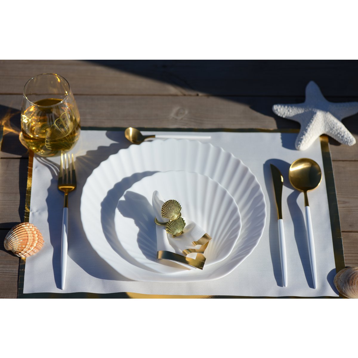 24-DELIG GOUD EN WIT BESTEKSET