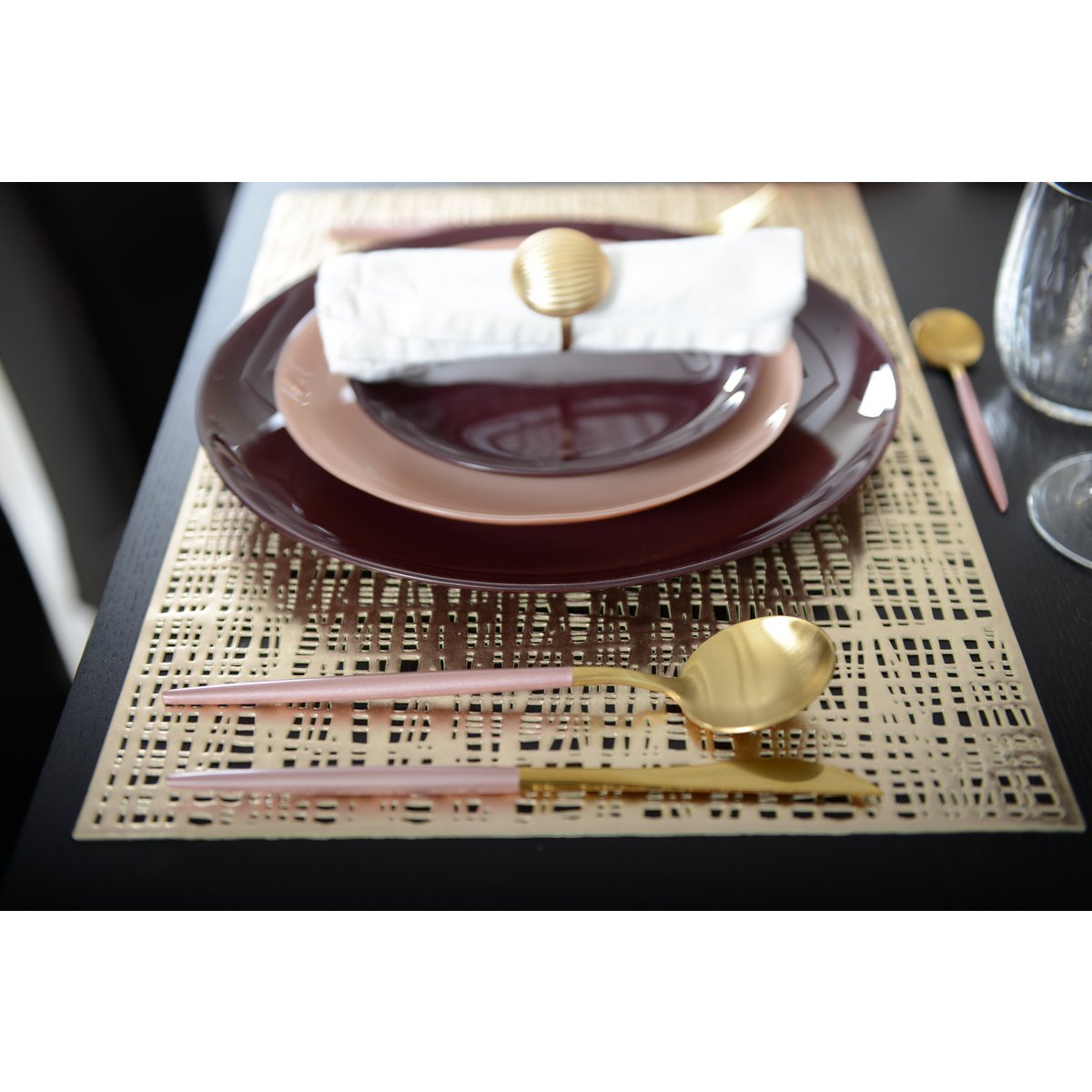 24-DELIG GOUD EN ROZE BESTEKSET 18/10