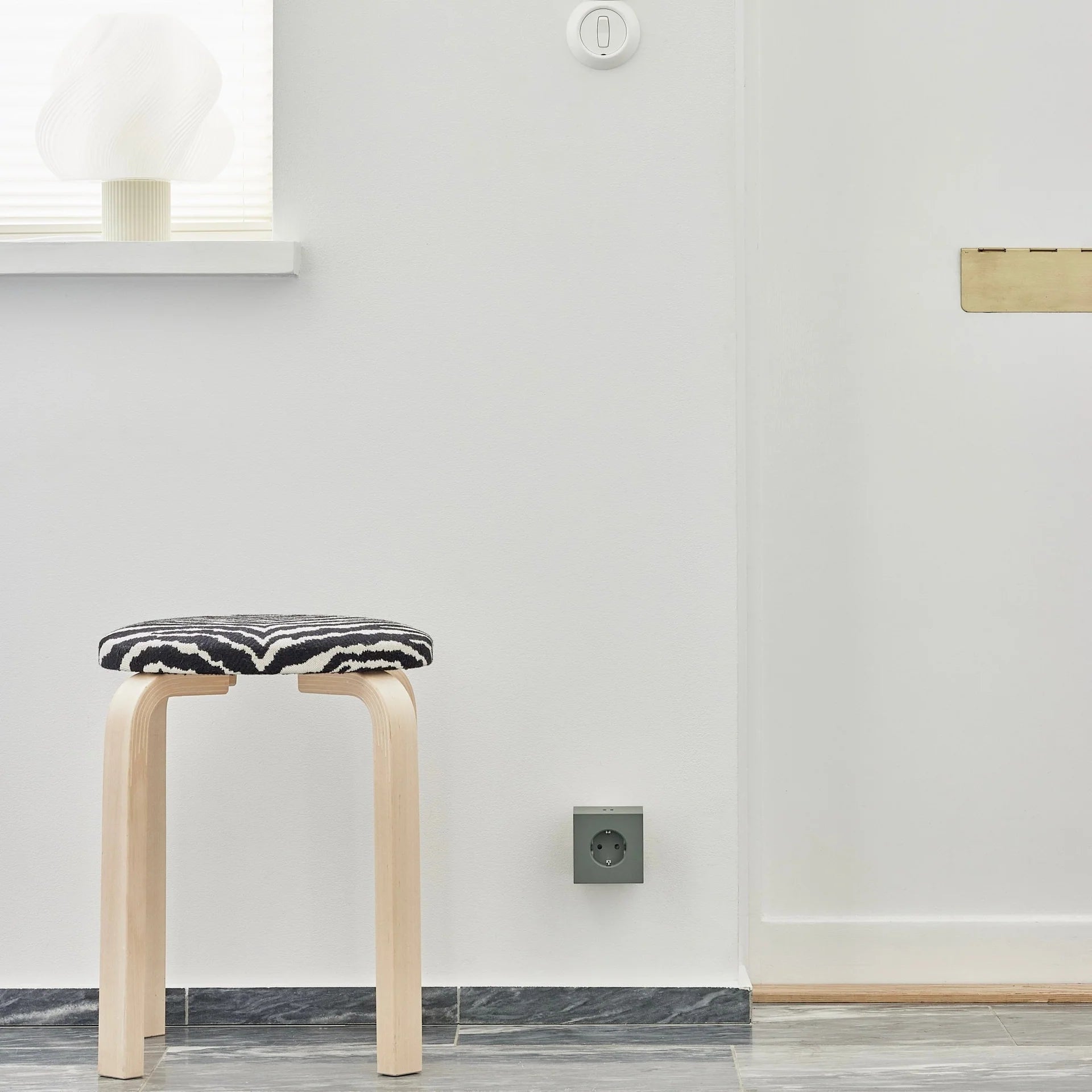 Avolt Square 2 Oak Green