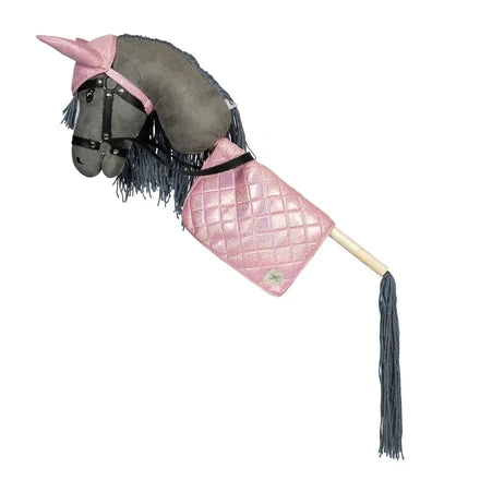 Zadeldekje en Mutsje roze voor stokpaard