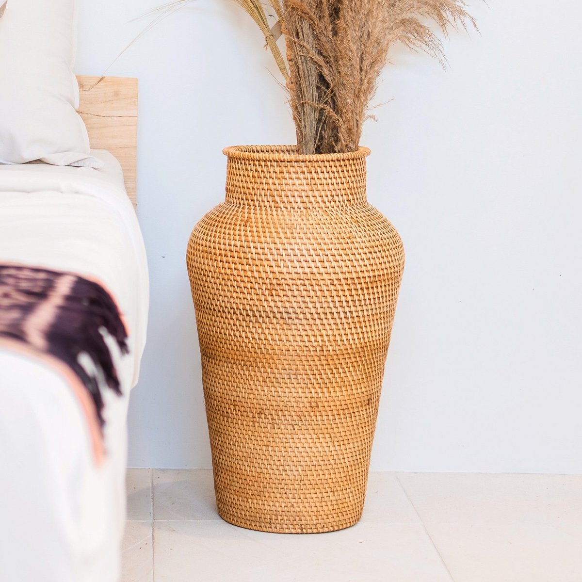 Geweven rotan vaas rond – grote boho decoratieve vaas – vaas hoog en smal – vloervaas handgemaakt van natuurlijke vezels (Ø 30 cm) KIDUNG
